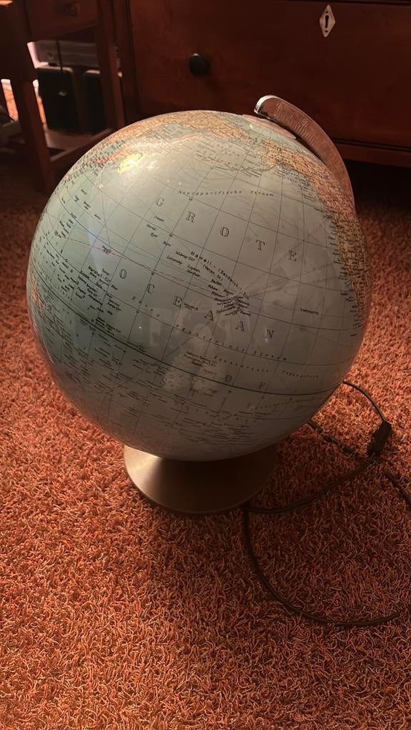 Oude wereldbol met verlichting werk goed, Ophalen, Zo goed als nieuw