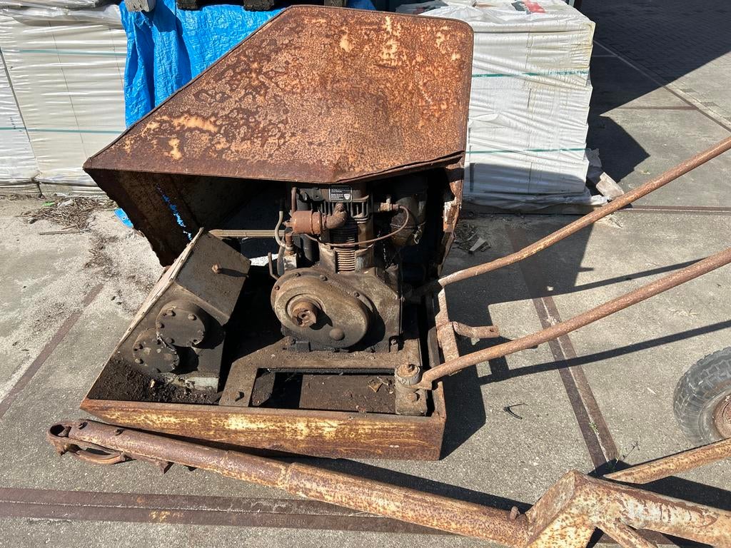 Nemaco Trilplaat uit 1960 - Vintage Bouwmachine, Doe-het-zelf en Verbouw, Gereedschap | Overige machines, Ophalen, Gebruikt