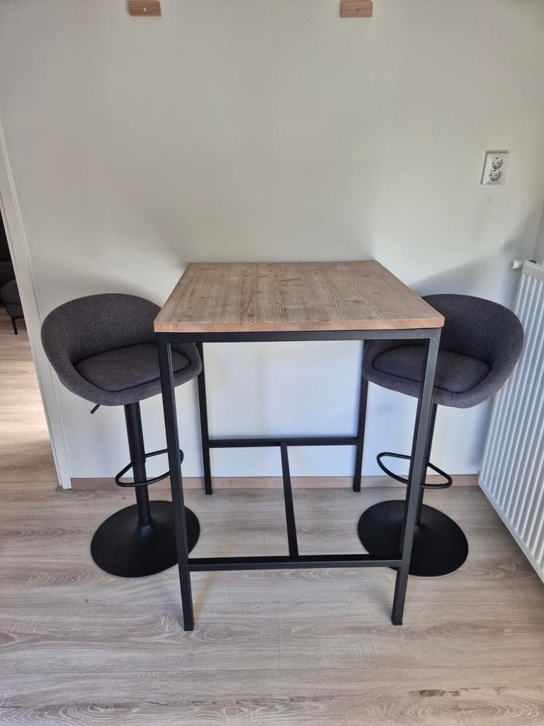 Hoge eetkamertafel met krukken, Huis en Inrichting, Barren, Ophalen, Zo goed als nieuw