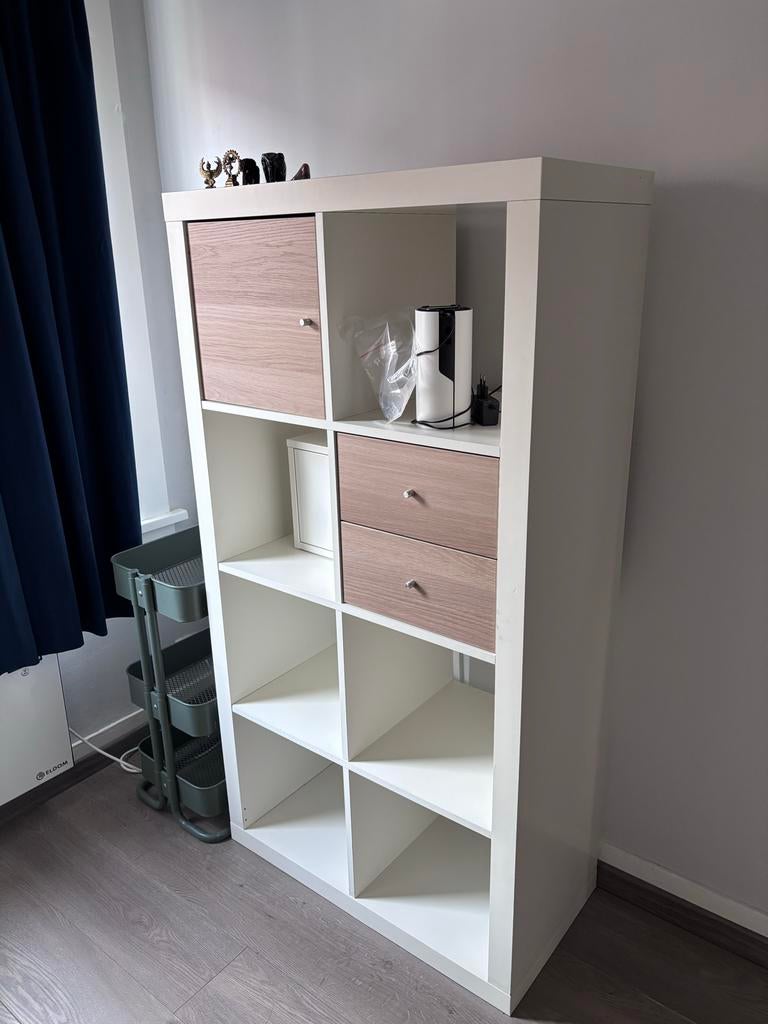 IKEA Kallax kast (8 vakken) met lades en deurtje, Huis en Inrichting, Kasten | Boekenkasten, Ophalen, Gebruikt