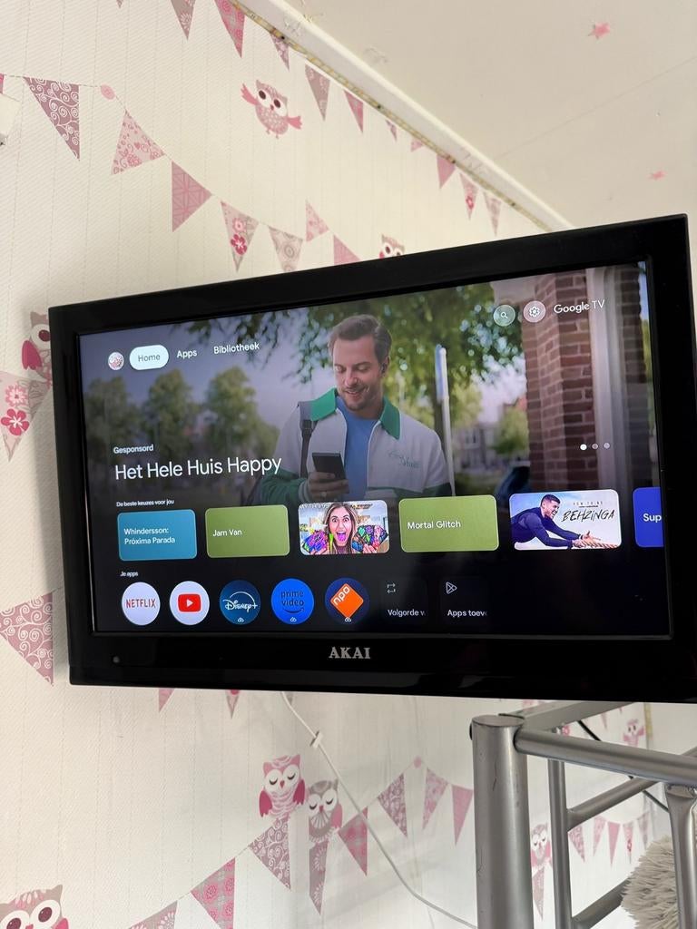 AKAI TV met Google Chromecast en wandbeugel, Ophalen of Verzenden