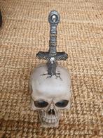 Spaarpot schedel met zwaard - Uniek en decoratief, Ophalen, Gebruikt, Overige materialen, Overige thema's