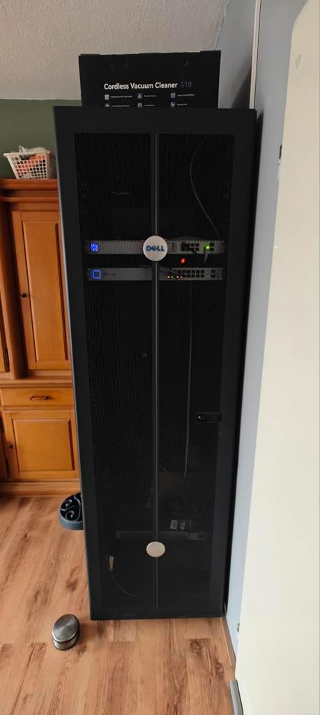 Dell PowerEdge PS38S Serverkast - 42U, 19 inch, Computers en Software, Serverkasten, Gebruikt, Geperforeerd, Geperforeerd, Ophalen