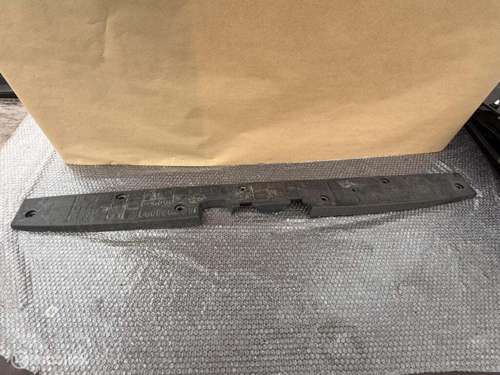 Instaplijst achterklep volkswagen crafter tge 7c0863485