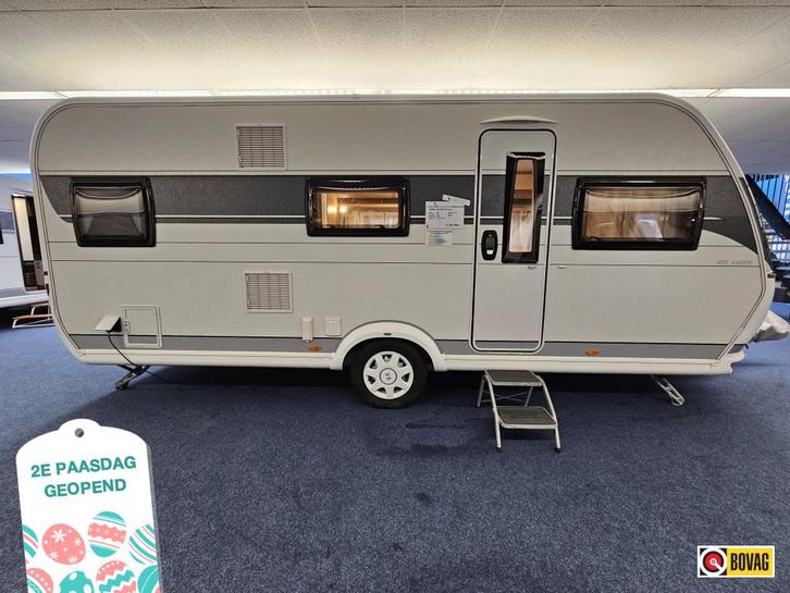 Hobby De Luxe 545 KMF VOORTENT/ GARAGE-DEUR, Caravans en Kamperen, Caravans, Bedrijf, tot en met 5, 1250 - 1500 kg, Treinzit, Hobby