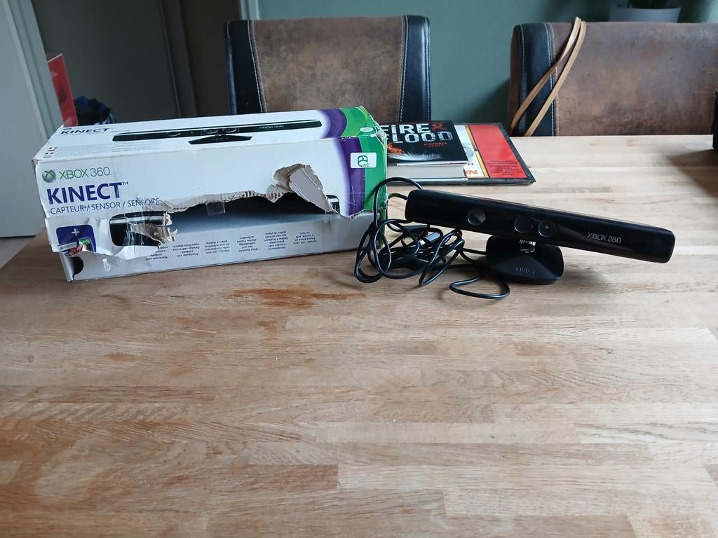 Xbox 360 kinect sensor, Ophalen, Zo goed als nieuw, 250 GB, Met 1 controller