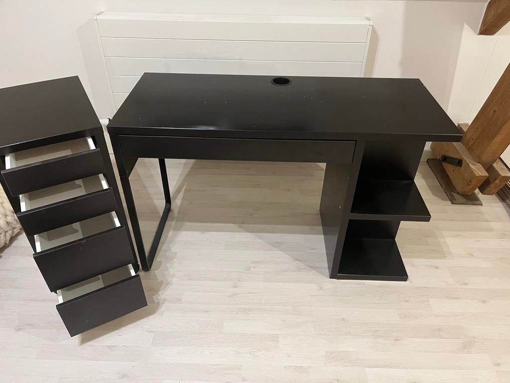 Tienerkamer: Bed, Bureau, Ladeblok, Kledingkast, Vakkenplank, Ophalen, Gebruikt, Eenpersoons