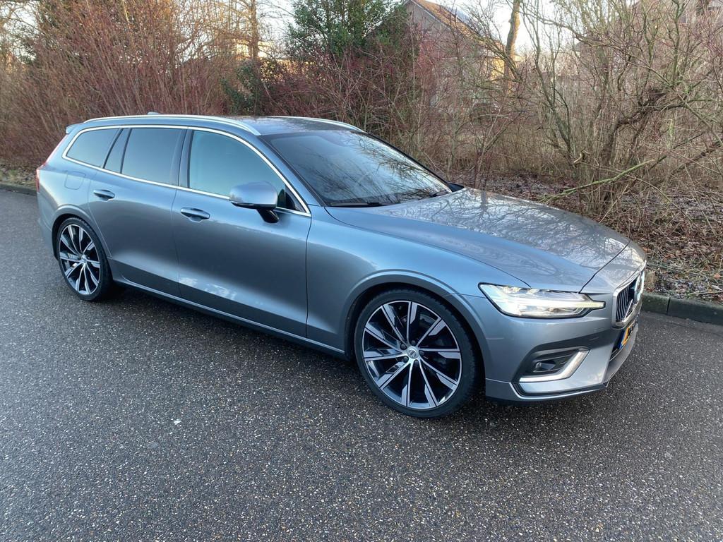 Volvo V60 2.0 D4 Inscription aut, Auto's, Volvo, Gebruikt, Diesel, 1639 kg, Zilver of Grijs