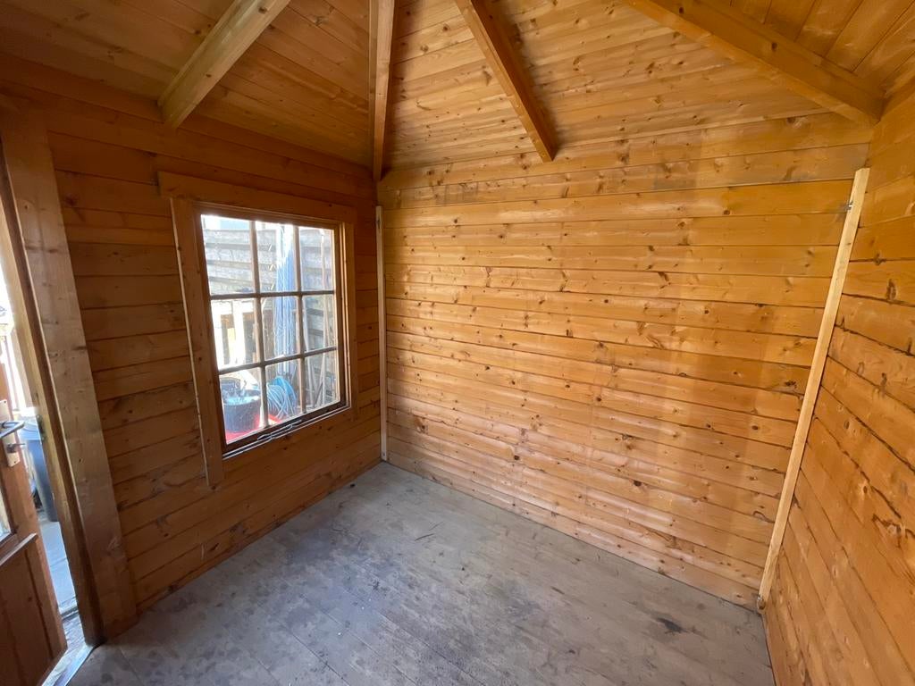 Blokhut/schuurtje, Blokhut, 2 ramen, Hout, Ophalen