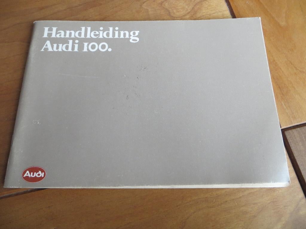 Instructieboek Audi 100, Audi 100 Avant 1982, mooie staat!, Auto diversen, Handleidingen en Instructieboekjes, Ophalen of Verzenden