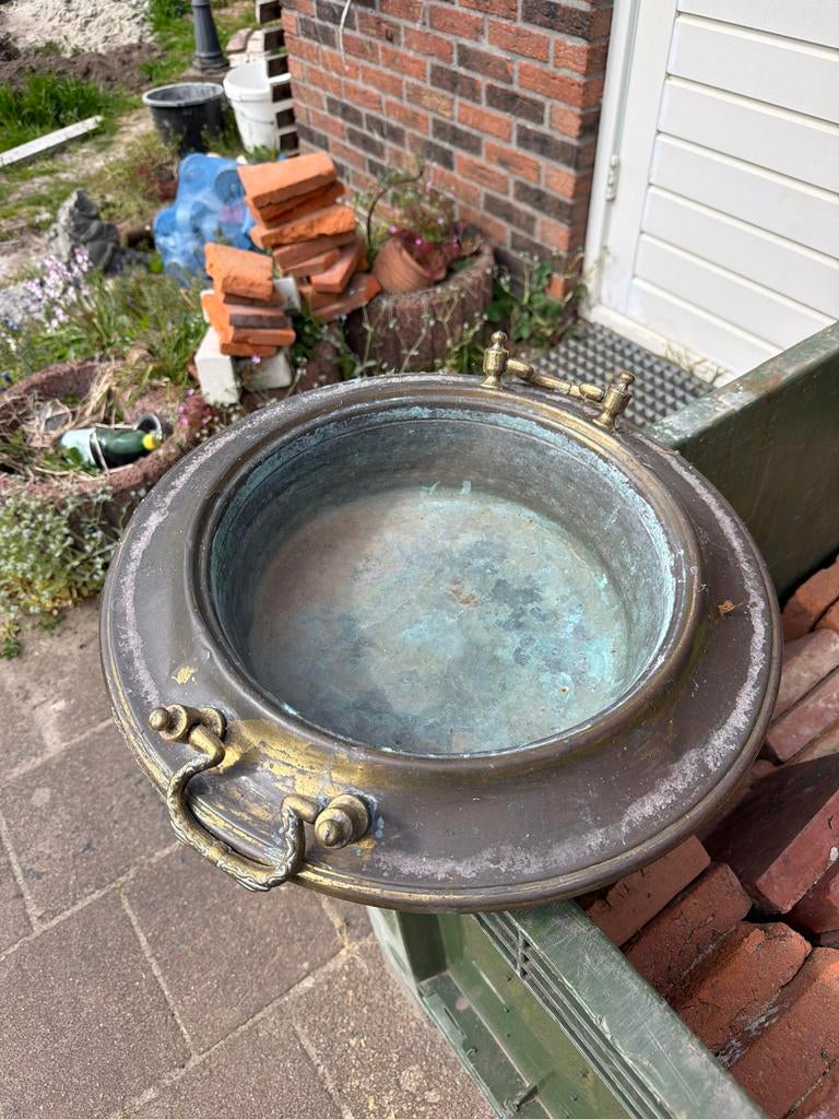 Antieke koperen schaal met handvatten en patina, Ophalen, Koper