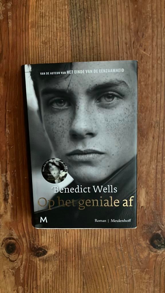 Benedict Wells - Op het geniale af, Boeken, Ophalen of Verzenden, Zo goed als nieuw, Benedict Wells