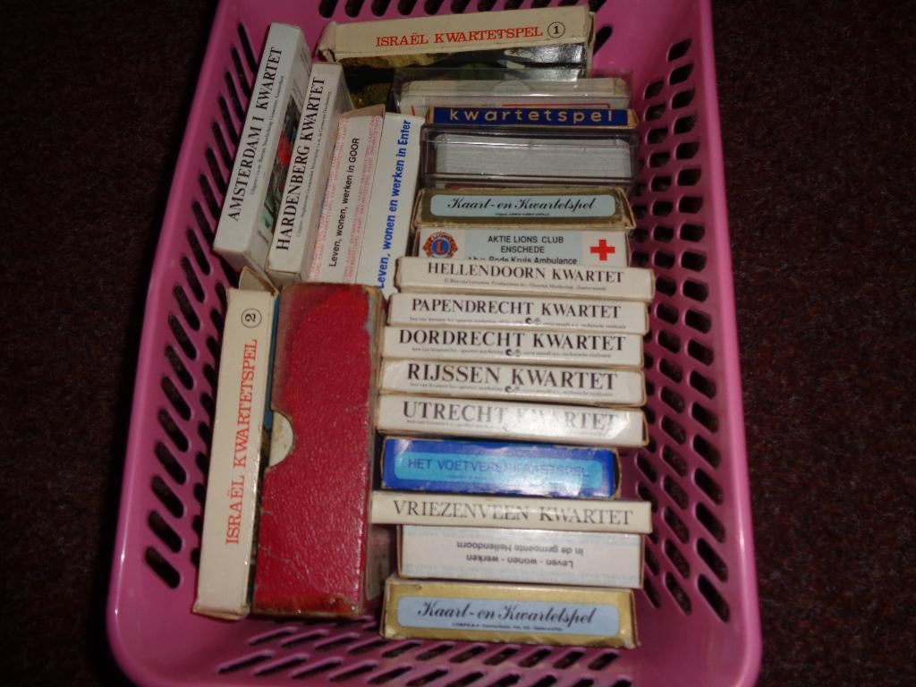Aantal Kwartetspellen uit verschillende plaatsen., Verzamelen, Speelkaarten, Jokers en Kwartetten, Ophalen, Gebruikt, Speelkaart(en)