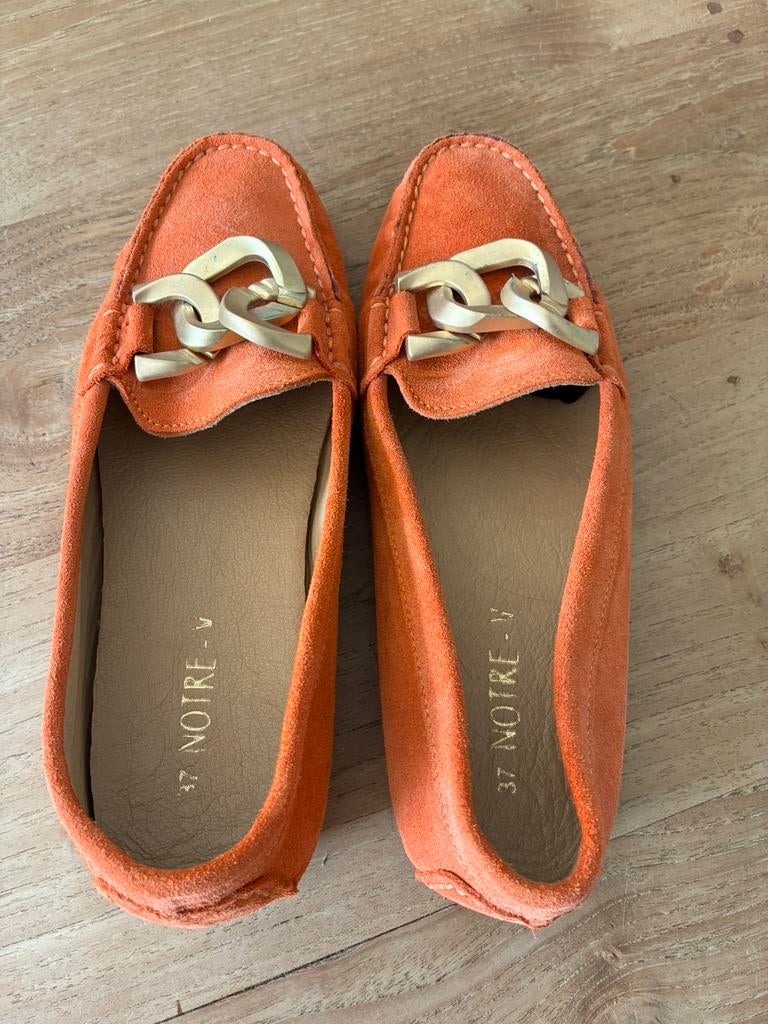 Notre V loafers oranje, Kleding | Dames, Schoenen, Ophalen of Verzenden, Zo goed als nieuw, Oranje, Instappers