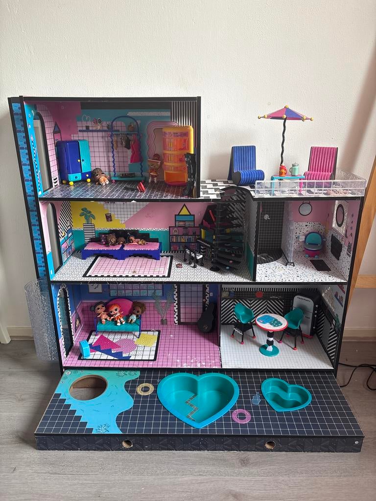 LOL poppenhuis - Creativiteit en reparaties nodig, Kinderen en Baby's, Speelgoed | Overig, Gebruikt, Meisje, Ophalen