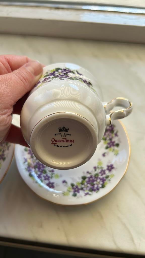 Queen Anne fine bone china, Ophalen