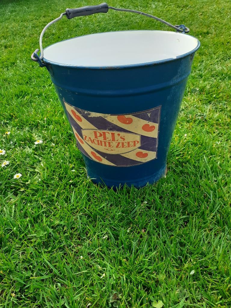 groene zeep emmer, Ophalen