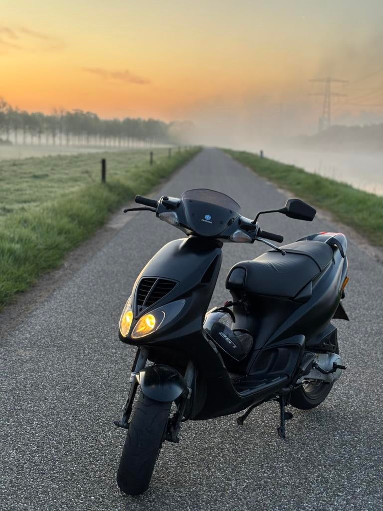 Nrg mc3 70cc, Fietsen en Brommers, Ophalen of Verzenden, Gebruikt, Cilinder, Piaggio