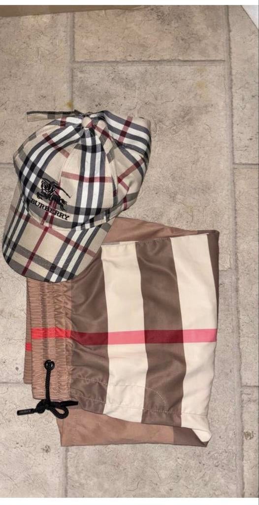 Burberry Zwemshort en Pet Set, Kleding | Heren, Badmode en Zwemkleding, Ophalen, Overige maten, Beige, Zwemshort