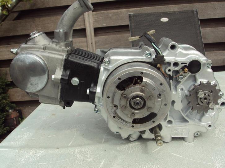 Honda CD50 E gereviseerd motorblok, Fietsen en Brommers, Brommeronderdelen | Algemeen, Zo goed als nieuw, Blok, Ophalen