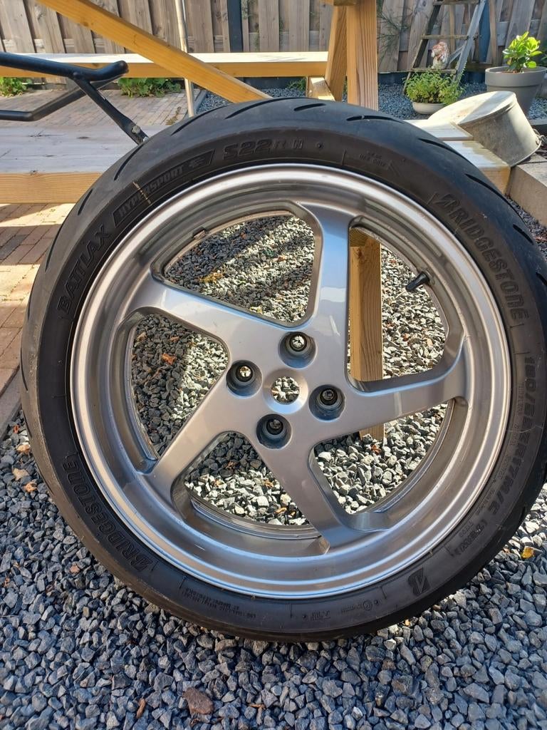 Achterwiel vfr, Ophalen