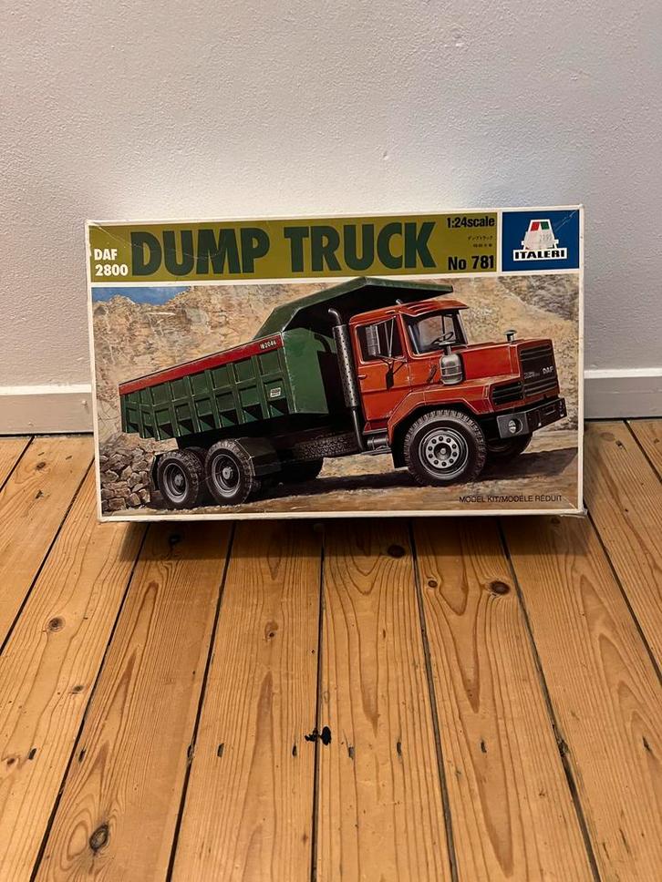 Italeri DAF 2800 Dump Truck Modelbouwkit 1:24, Hobby en Vrije tijd, Modelbouw | Auto's en Voertuigen, Zo goed als nieuw, Truck