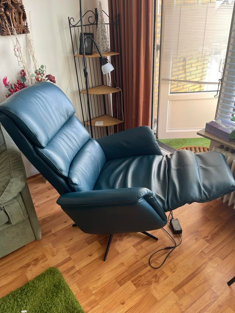Elektrische relax/sta-op fauteuil Comfortera. Nieuwstaat., Ophalen of Verzenden, Zo goed als nieuw, Leer, 75 tot 100 cm