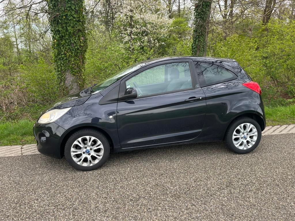 Ford Ka 1.2 Collection 51KW 2010 Zwart, Auto's, Voorwielaandrijving, 1242 cc, 4 cilinders, 4 stoelen