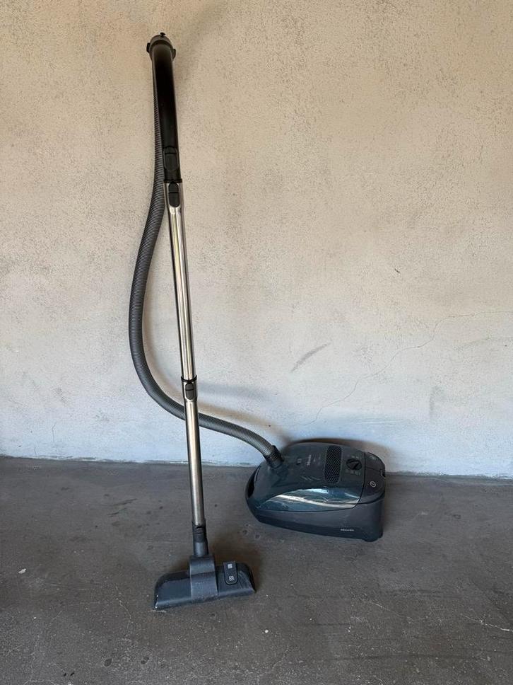 Miele S2111 Stofzuiger 1600W - Gebruikt, Witgoed en Apparatuur, Stofzuigers, Gebruikt, Stofzuiger, 1600 tot 2000 watt, Stofzak