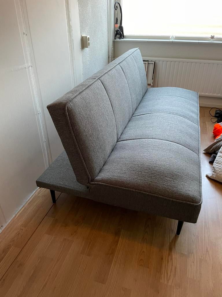 Grijze slaapbank in uitstekende staat 180 cm breed, Gebruikt, Tweepersoons, Ophalen of Verzenden, Minder dan 150 cm