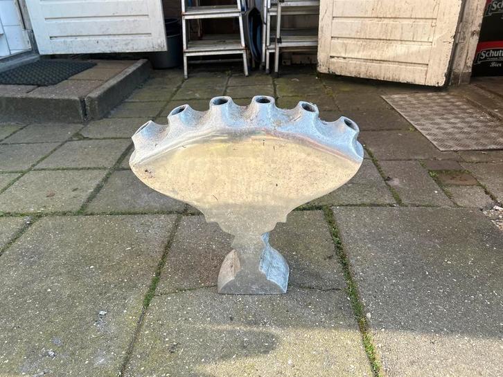Unieke aluminium bloemenhouder / vaas, Antiek en Kunst, Antiek | Vazen, Ophalen of Verzenden