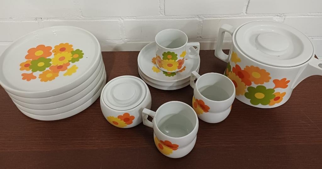 Arzberg retro servies met bloemen - 12 delig, Ophalen of Verzenden, Zo goed als nieuw, Porselein, Overige stijlen