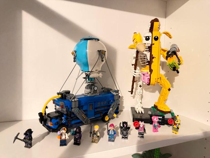 LEGO Fortnite Battle Bus (77073) & Peely (77072) kan ook los, Kinderen en Baby's, Speelgoed | Duplo en Lego, Zo goed als nieuw
