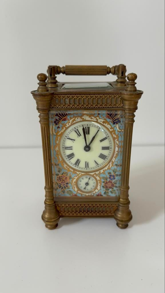 Antieke Franse champlevé emaille en messing reisklok, Antiek en Kunst, Antiek | Klokken, Ophalen of Verzenden