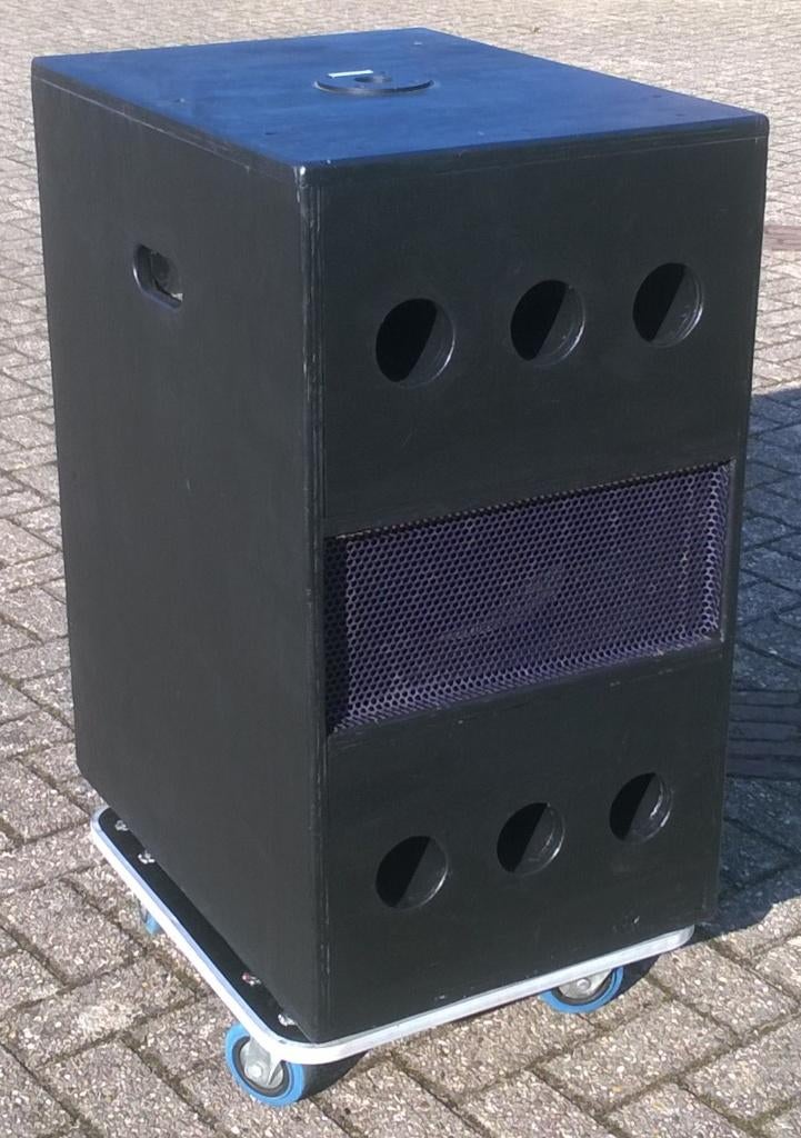 Luidsprekers Subs 2x15 inch 800 Watt bandpass, 2 stuks, Audio, Tv en Foto, Luidsprekers, Overige merken, Soundlab, Subwoofer, Ophalen of Verzenden