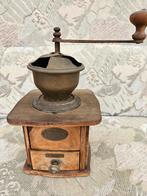 Antieke koffiemolen, Ophalen