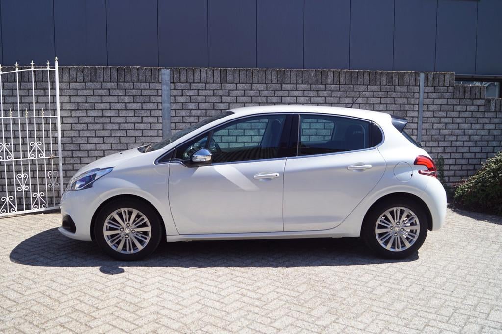 Peugeot 208 1.2 PureTech Allure 5 Deurs Navi Clima Sportstoe, Voorwielaandrijving, USB, Stof, Gebruikt