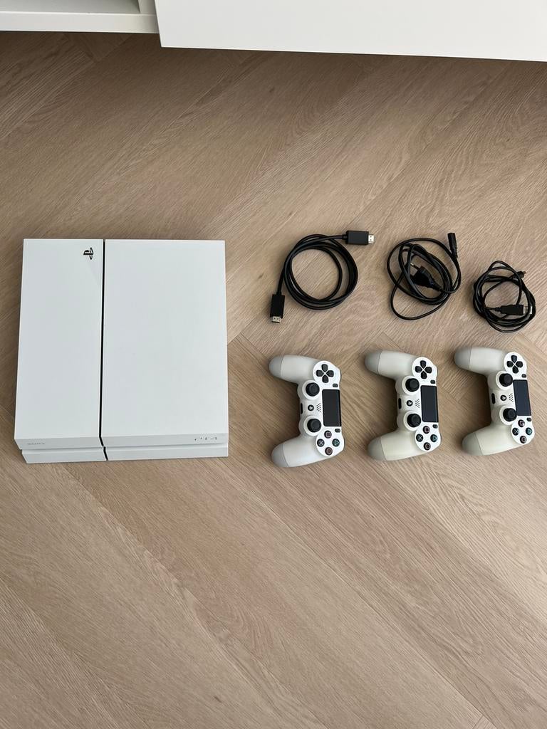 Playstation 4 500GB wit incl. 3 controllers, Ophalen, Gebruikt, Met 3 controllers of meer, Original