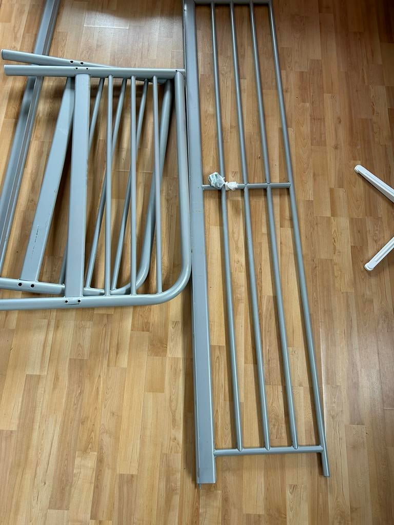 IKEA Tromso metalen bed 90x200 cm met lattenbodem, Huis en Inrichting, Slaapkamer | Bedden, Gebruikt, Eenpersoons, 90 cm, 200 cm
