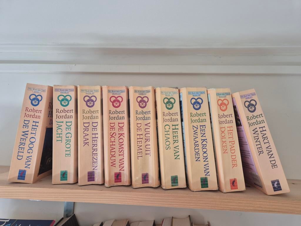 Het Rad des Tijds deel 1 t/m 9 - Robert Jordan, Boeken, Ophalen of Verzenden, Gelezen, Robert Jordan