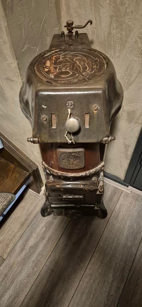 Antieke Kolenkachel - Decoratief en Uniek, Gebruikt, Overige brandstoffen, Ophalen of Verzenden, Vrijstaand