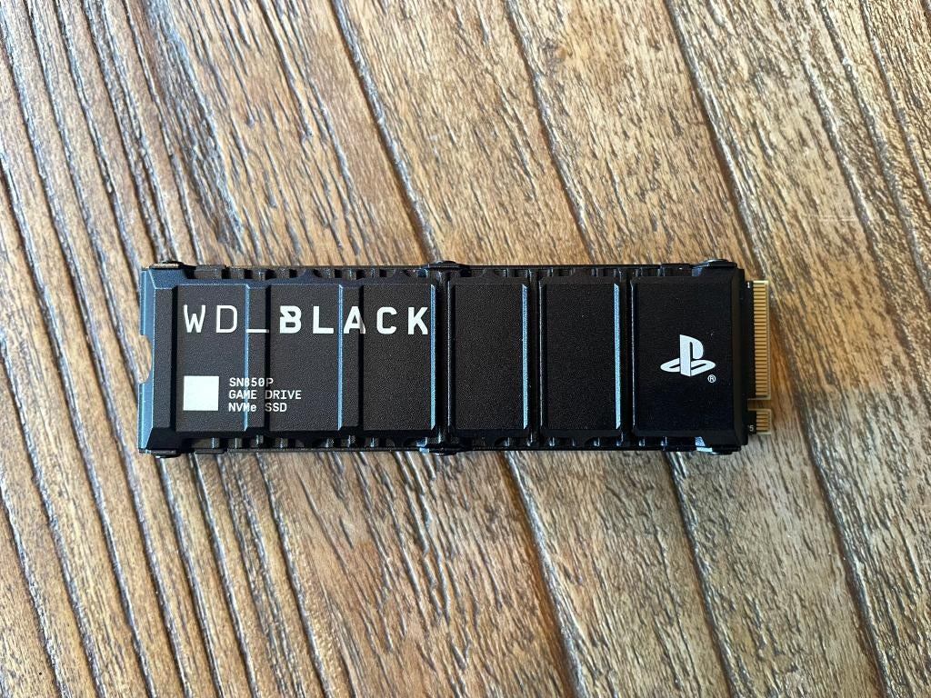 NVME 4TB SSD met heatsink voor PS5 of PC (WD SN850P), Intern, Console, SSD, Zo goed als nieuw