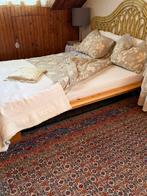 Houten tweepersoonsbed met rieten hoofdbord, Huis en Inrichting, Slaapkamer | Bedden, Ophalen, Gebruikt, Tweepersoons, 200 cm