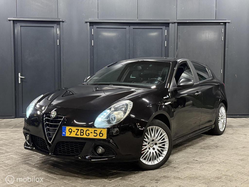 Alfa Romeo Giulietta 1.4 T Exclusive QV-Line Aut netjes!, Auto's, Euro 6, 4 cilinders, Zwart, Bedrijf