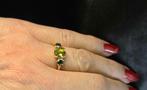 Gouden Vintage design ring smaragd en peridot. 2025/848., Ophalen of Verzenden, Goud, Ring, Met edelsteen