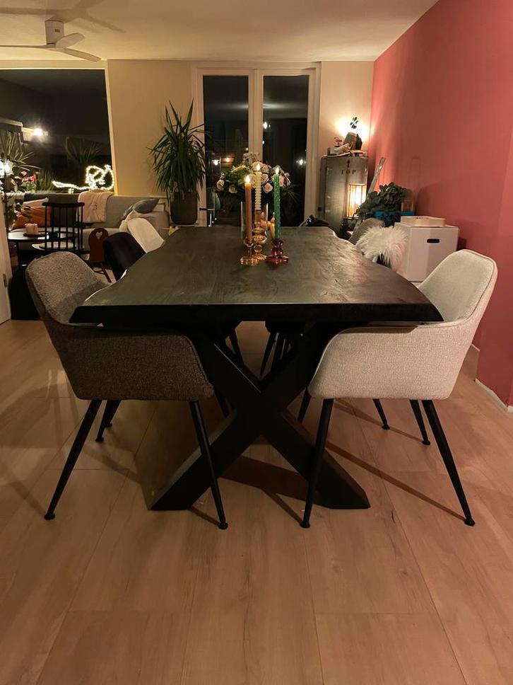 Zwarte Boomstamtafel + 6 Karwei Stoelen - Acaciahout, Huis en Inrichting, Tafels | Eettafels, Gebruikt, 50 tot 100 cm, 200 cm of meer