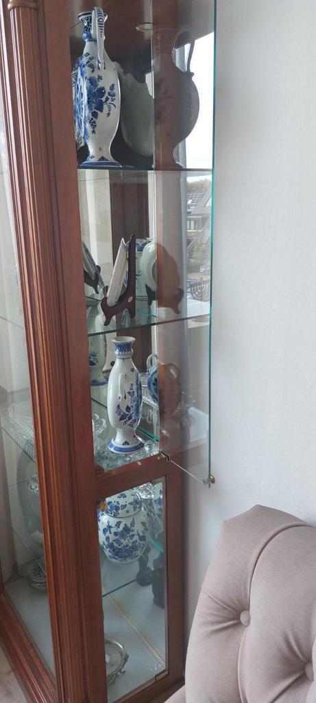 Houten vitrinekast met glazen deuren 205 hoog 80 breed en 40, Antiek en Kunst, Antiek | Meubels | Kasten, Ophalen of Verzenden