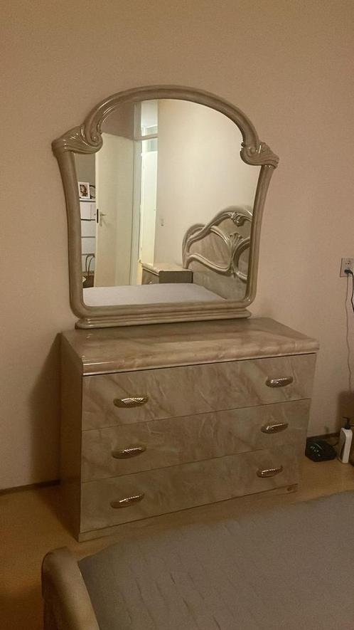 Dressoir met spiegel slaapkamer, Huis en Inrichting, Tafels | Kaptafels, Gebruikt, Overige materialen, Ophalen