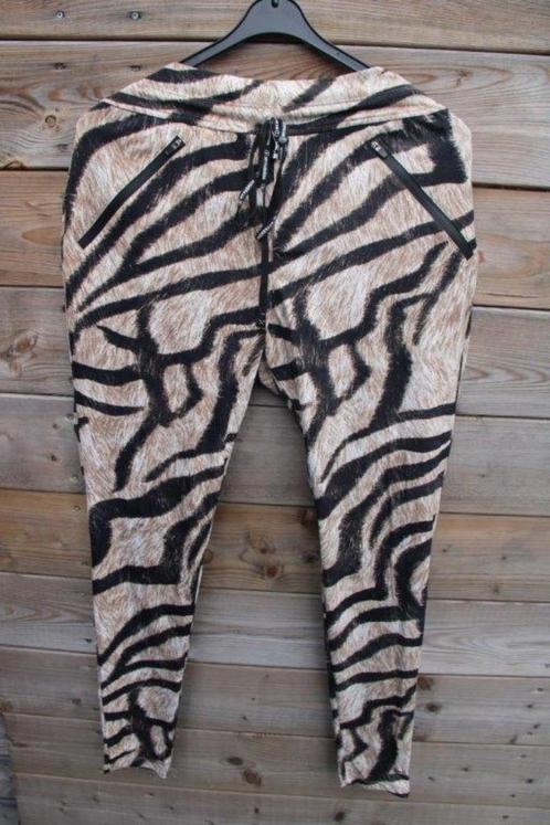 Tregging bruin/ zwart My Pashion mt M Travelstof Vaste prijs, Kleding | Dames, Broeken en Pantalons, Zo goed als nieuw, Maat 38/40 (M)
