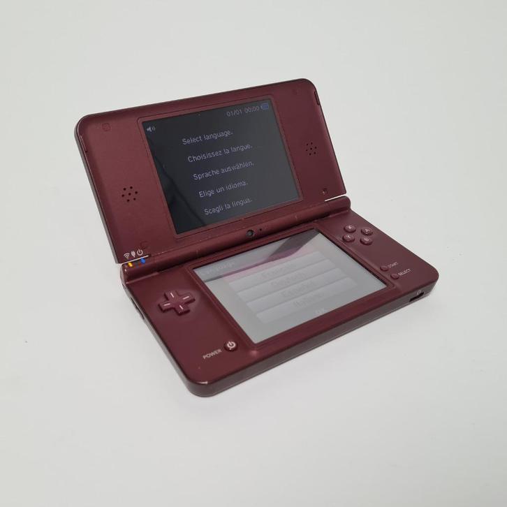 Nintendo DSi XL Donker Rood met Lader, Spelcomputers en Games, Spelcomputers | Nintendo DS, Gebruikt, Dsi XL, Rood, Ophalen of Verzenden